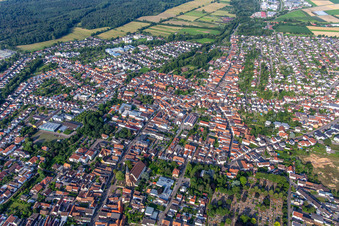 Vue aérienne de De l'est à Herxheim bei Landau dans le département Rhénanie-Palatinat, Allemagne