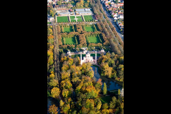 Vue aérienne de Mosquée / Temple maure dans le jardin du château Schwetzingen à Schwetzingen dans le département Bade-Wurtemberg, Allemagne