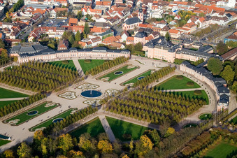 Vue d'oiseau de Jardin du château Schwetzingen à Schwetzingen dans le département Bade-Wurtemberg, Allemagne
