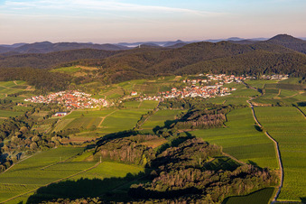 Vue aérienne de De l'est à le quartier Gleiszellen in Gleiszellen-Gleishorbach dans le département Rhénanie-Palatinat, Allemagne