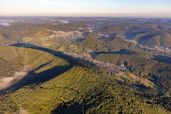 Vue aérienne de De l'est à Spirkelbach dans le département Rhénanie-Palatinat, Allemagne
