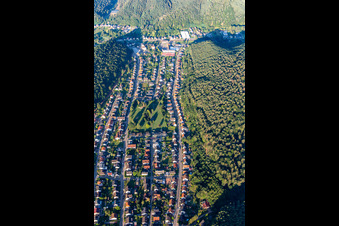 Vue aérienne de Römerstr et aire de jeux à Dahn dans le département Rhénanie-Palatinat, Allemagne