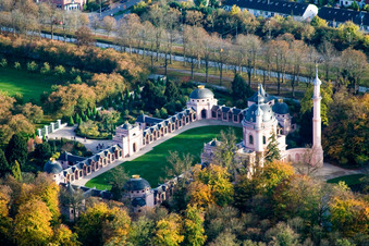 Mosquée / Temple maure dans le jardin du château Schwetzingen à Schwetzingen dans le département Bade-Wurtemberg, Allemagne hors des airs