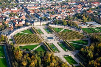 Enregistrement par drone de Jardin du château Schwetzingen à Schwetzingen dans le département Bade-Wurtemberg, Allemagne
