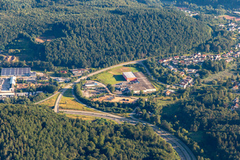 Vue aérienne de Chocolat Wawi Ltée. à Münchweiler an der Rodalb dans le département Rhénanie-Palatinat, Allemagne