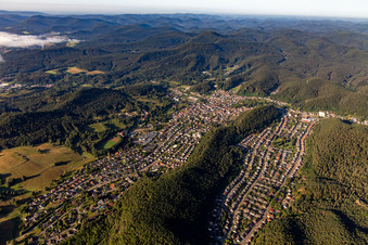 Photographie aérienne de Du nord-ouest à Dahn dans le département Rhénanie-Palatinat, Allemagne