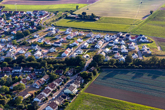 Vue aérienne de Nouvelle zone de développement K2 vue de l'est à Kandel dans le département Rhénanie-Palatinat, Allemagne