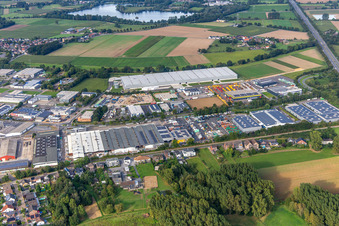 Vue aérienne de Zone industrielle de la Gladbacher Straße à le quartier Dremmen in Heinsberg dans le département Rhénanie du Nord-Westphalie, Allemagne