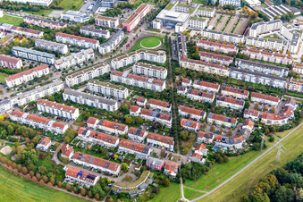 Vue aérienne de Chemin de la chapelle à le quartier Oberreut in Karlsruhe dans le département Bade-Wurtemberg, Allemagne