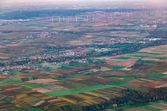 Vue aérienne de Villages du Klingbachtal à le quartier Ingenheim in Billigheim-Ingenheim dans le département Rhénanie-Palatinat, Allemagne