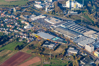 Vue aérienne de HORNBACH Pirmasens et Kaufland Pirmasens-Fehrbach à le quartier Fehrbach in Pirmasens dans le département Rhénanie-Palatinat, Allemagne