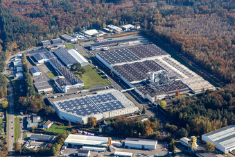 Vue aérienne de Zone industrielle Est avec Wasem Logistik GmbH, HKL Center Homburg et Drum GmbH & Co. KG à le quartier Eichelscheiderhof in Waldmohr dans le département Rhénanie-Palatinat, Allemagne