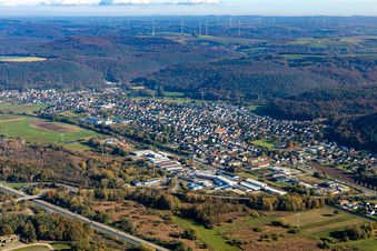 Vue aérienne de Ville du nord-ouest à le quartier Bruchmühlbach in Bruchmühlbach-Miesau dans le département Rhénanie-Palatinat, Allemagne