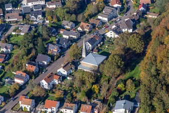 Vue aérienne de Église de la Marienstraße dans le quartier Schwarzenacker à le quartier Einöd in Homburg dans le département Sarre, Allemagne