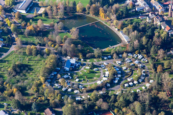 Vue aérienne de Camping Mühlenweiher à le quartier Kirkel-Neuhäusel in Kirkel dans le département Sarre, Allemagne
