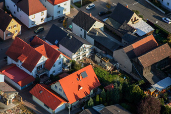 Speiertsgasse à Herxheim bei Landau dans le département Rhénanie-Palatinat, Allemagne vue d'en haut