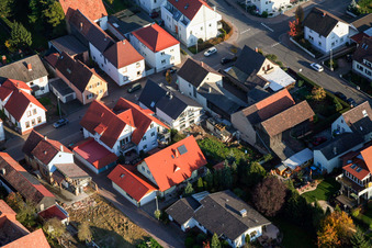 Speiertsgasse à Herxheim bei Landau dans le département Rhénanie-Palatinat, Allemagne depuis l'avion
