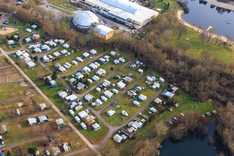 Plage et camping au centre de loisirs Moby Dick à Rülzheim dans le département Rhénanie-Palatinat, Allemagne depuis l'avion