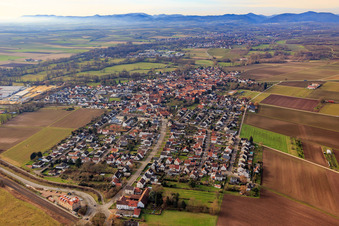 Vue aérienne de Vue de la ville depuis le nord-est à Rohrbach dans le département Rhénanie-Palatinat, Allemagne