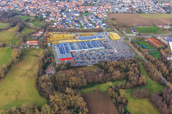 Photographie aérienne de Engel&Engelk GmbH Concessionnaire automobile et parc de mode Röther dans le centre du Palatinat-Sud à Rohrbach dans le département Rhénanie-Palatinat, Allemagne