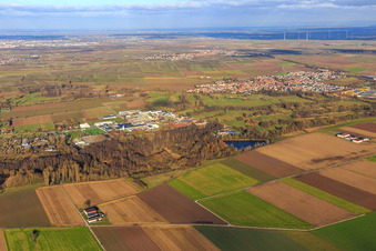 Vue aérienne de Vue du village depuis le sud-ouest à Rohrbach dans le département Rhénanie-Palatinat, Allemagne