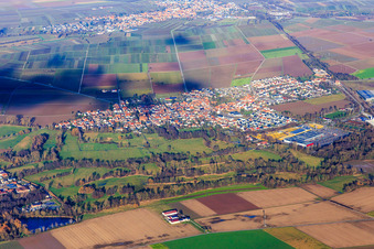 Vue aérienne de Vue de la ville depuis le sud-ouest à Rohrbach dans le département Rhénanie-Palatinat, Allemagne