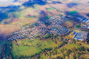 Vue aérienne de Vue de la ville depuis le sud-ouest à Rohrbach dans le département Rhénanie-Palatinat, Allemagne