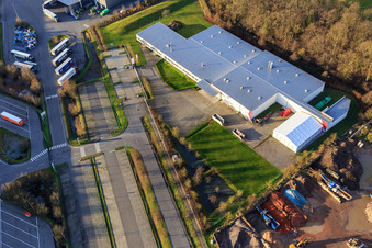 Enregistrement par drone de Thermo Fisher sur Erlenbachweg à le quartier Minderslachen in Kandel dans le département Rhénanie-Palatinat, Allemagne