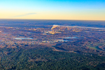 Vue aérienne de Vue de la ville depuis l'ouest à le quartier Daxlanden in Karlsruhe dans le département Bade-Wurtemberg, Allemagne