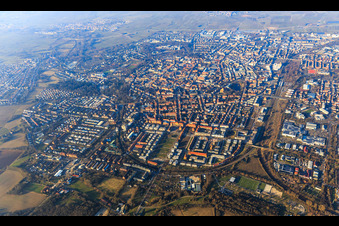 Vue aérienne de Vue d'ensemble de la ville depuis le sud à Landau in der Pfalz dans le département Rhénanie-Palatinat, Allemagne