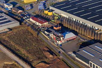 Vue aérienne de Hôtel Victoria Interpark à Offenbach an der Queich dans le département Rhénanie-Palatinat, Allemagne
