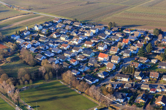 Vue aérienne de Sportplatzstr à Insheim dans le département Rhénanie-Palatinat, Allemagne