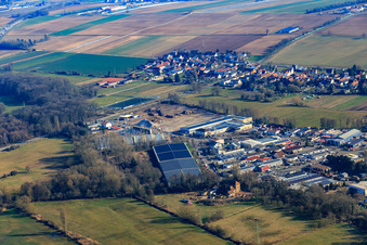 Vue aérienne de Zone industrielle d'Im Horst vue du nord-ouest à le quartier Minderslachen in Kandel dans le département Rhénanie-Palatinat, Allemagne