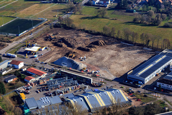 Vue aérienne de Chantier de construction pour le développement du nouveau parc logistique de HANSAINVEST et DFI-Real-Estate Kandel après la démolition du marché OBI à Erlenbach bei Kandel dans le département Rhénanie-Palatinat, Allemagne