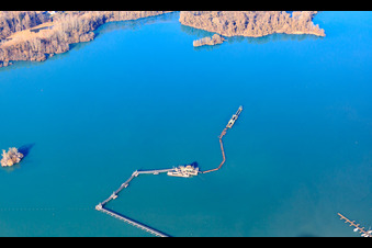 Vue aérienne de Drague flottante Heidelberg Materials Mineralik dans une gravière Dettenheim-Liedolsheim à le quartier Liedolsheim in Dettenheim dans le département Bade-Wurtemberg, Allemagne