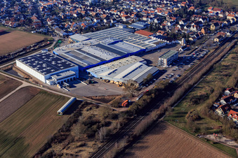 Vue aérienne de Halls de production Kardex Remstar à Bellheim dans le département Rhénanie-Palatinat, Allemagne
