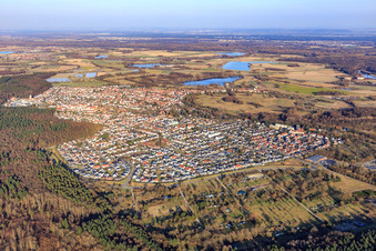 Vue aérienne de Vue de la ville depuis l'ouest à Kandel dans le département Rhénanie-Palatinat, Allemagne