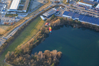 Vue aérienne de Lac de carrière Blankenloch à le quartier Blankenloch in Stutensee dans le département Bade-Wurtemberg, Allemagne