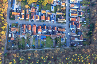 Vue aérienne de Rue des Sudètes Jahnstr à le quartier Friedrichstal in Stutensee dans le département Bade-Wurtemberg, Allemagne
