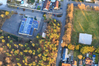 Vue aérienne de Salle des chanteurs à le quartier Friedrichstal in Stutensee dans le département Bade-Wurtemberg, Allemagne