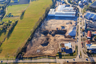 Chantier de construction pour le développement du nouveau parc logistique de HANSAINVEST et DFI-Real-Estate Kandel après la démolition du marché OBI à le quartier Minderslachen in Kandel dans le département Rhénanie-Palatinat, Allemagne d'un drone