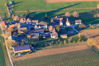 Vue aérienne de Quartier Kaplaneihof avec vin et vin mousseux Däuwel à le quartier Deutschhof in Kapellen-Drusweiler dans le département Rhénanie-Palatinat, Allemagne