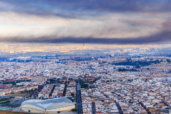 Vue aérienne de Vélodromo Pepe Sánchez Palacio de Sports de Dos Hermanas sur C. Serrana à Dos Hermanas dans le département Séville, Espagne