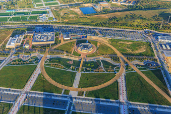 Vue aérienne de Parc de Recherche et Développement Dehesa de Valme, Ciudad del Conocimiento en face de l'Université Loyola (Campus de Séville) au Parc Lago de la Vida à Dos Hermanas dans le département Séville, Espagne