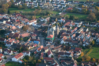 Photographie aérienne de Village - Vue à le quartier Geinsheim in Neustadt an der Weinstraße dans le département Rhénanie-Palatinat, Allemagne