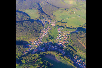 Vue aérienne de Vue des Vosges du Nord depuis l'ouest à Reipertswiller dans le département Bas Rhin, France