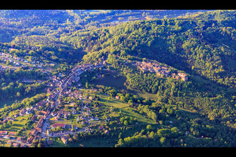 Photographie aérienne de Vue de la région vallonnée d'Alsace des Vosges du Nord avec le château de Lützelstein / Château de La Petite-Pierre le matin depuis le nord à La Petite-Pierre dans le département Bas Rhin, France