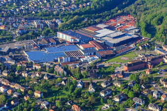 Vue aérienne de Château et parc Château des Rohan au port Port de Saverne à Saverne dans le département Bas Rhin, France