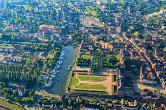 Photographie aérienne de Château et parc Château des Rohan au port Port de Saverne à Saverne dans le département Bas Rhin, France