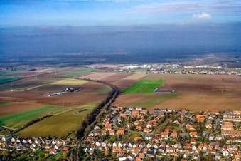 Vue aérienne de Anneau du château à Kandel dans le département Rhénanie-Palatinat, Allemagne